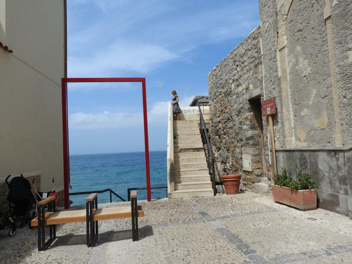 Terrazza Piazzetta Piazza Francesco Crispi Villa Чефалу Екстериор снимка